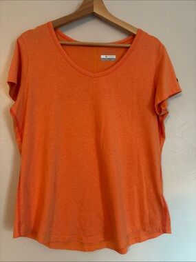Columbia Omni-Wick Orange V-Neck Short Sleeve Tee